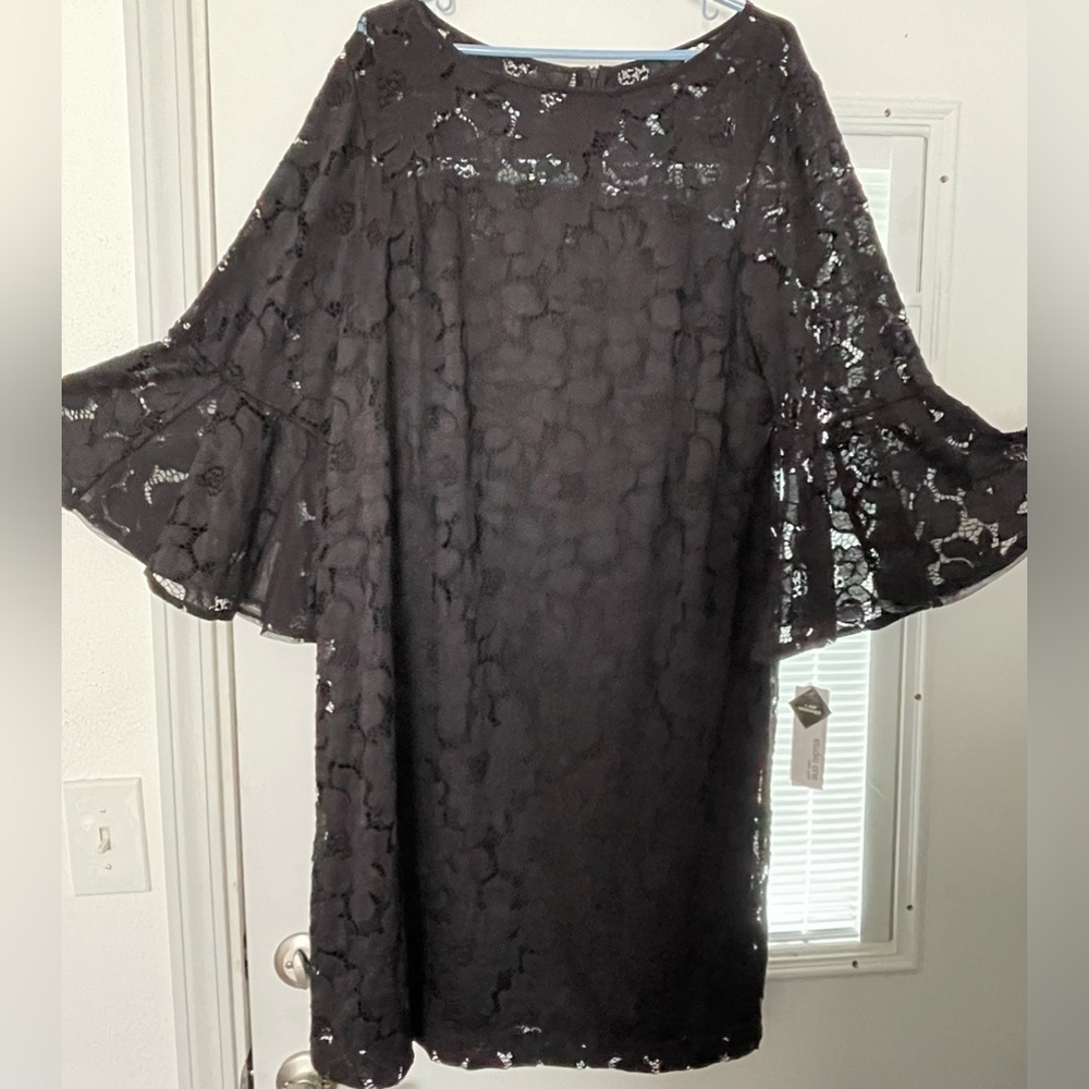 Studio one floral lace dress
